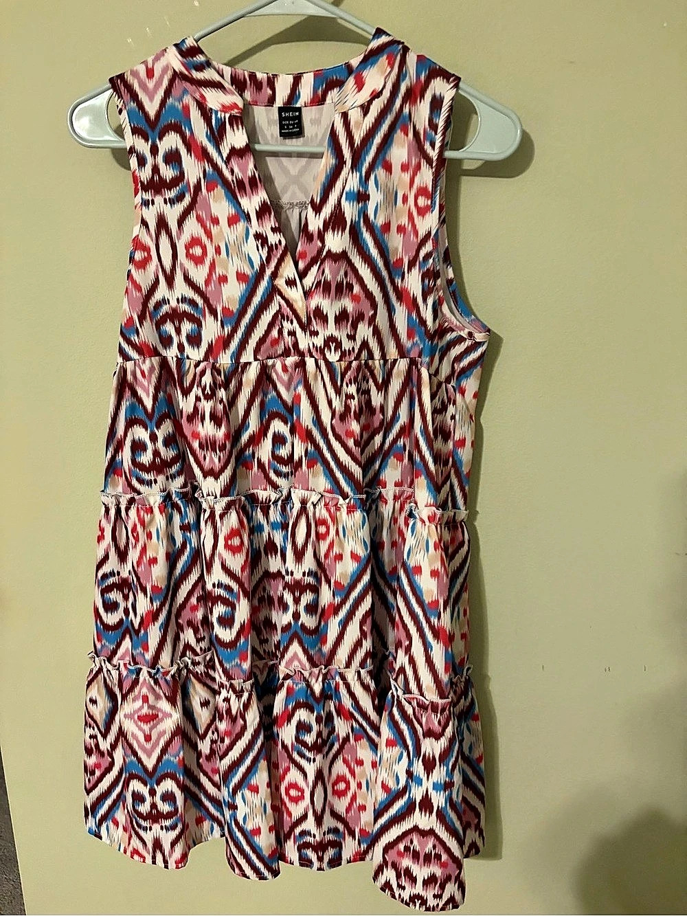 SHEIN Geometric Tiered Mini Dress in Red & Blue Size Medium